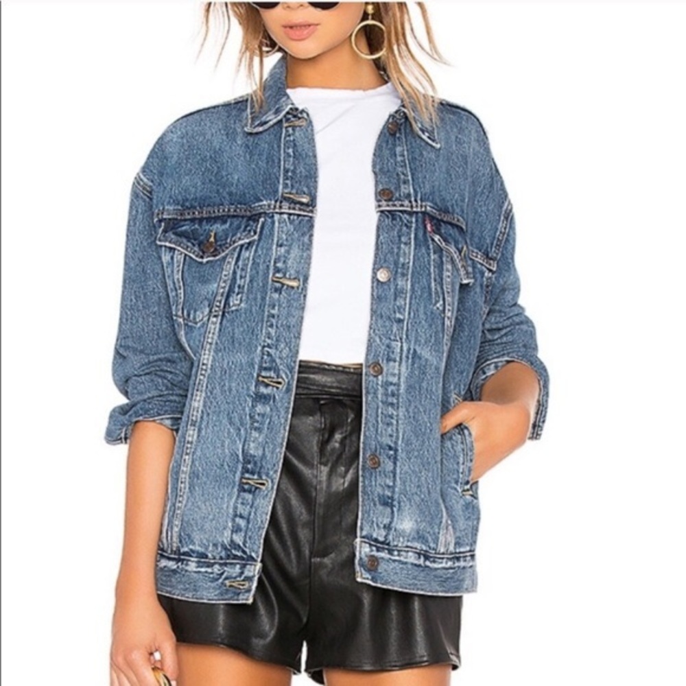Levi’s Baggy Oversized Denim Trucker Jacket NWT